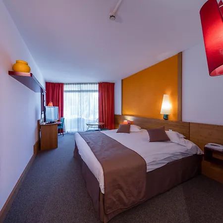 Hotel Garrigae Domaine De L'esterel - Piscine&spa Cinq Mondes 4*