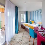 Garrigae Domaine De L'esterel - Piscine&spa Cinq Mondes 4*