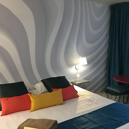 Szálloda Garrigae Domaine De L'esterel - Piscine & Cinq Mondes 4*