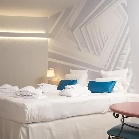 Szálloda Garrigae Domaine De L'esterel - Piscine & Cinq Mondes 4*