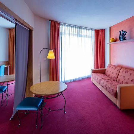 Garrigae Domaine De L'esterel - Piscine & Cinq Mondes Hotel 4*