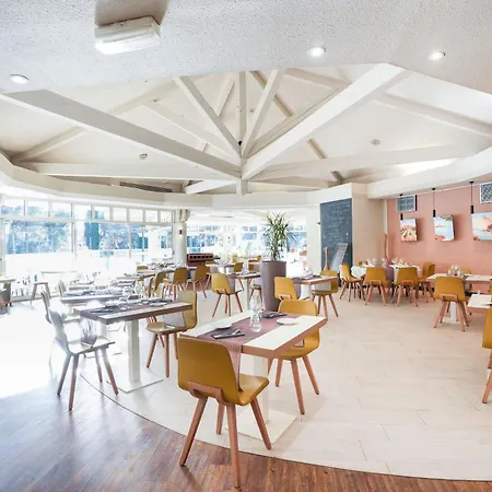 Garrigae Domaine De L'esterel - Piscine & Cinq Mondes Отель